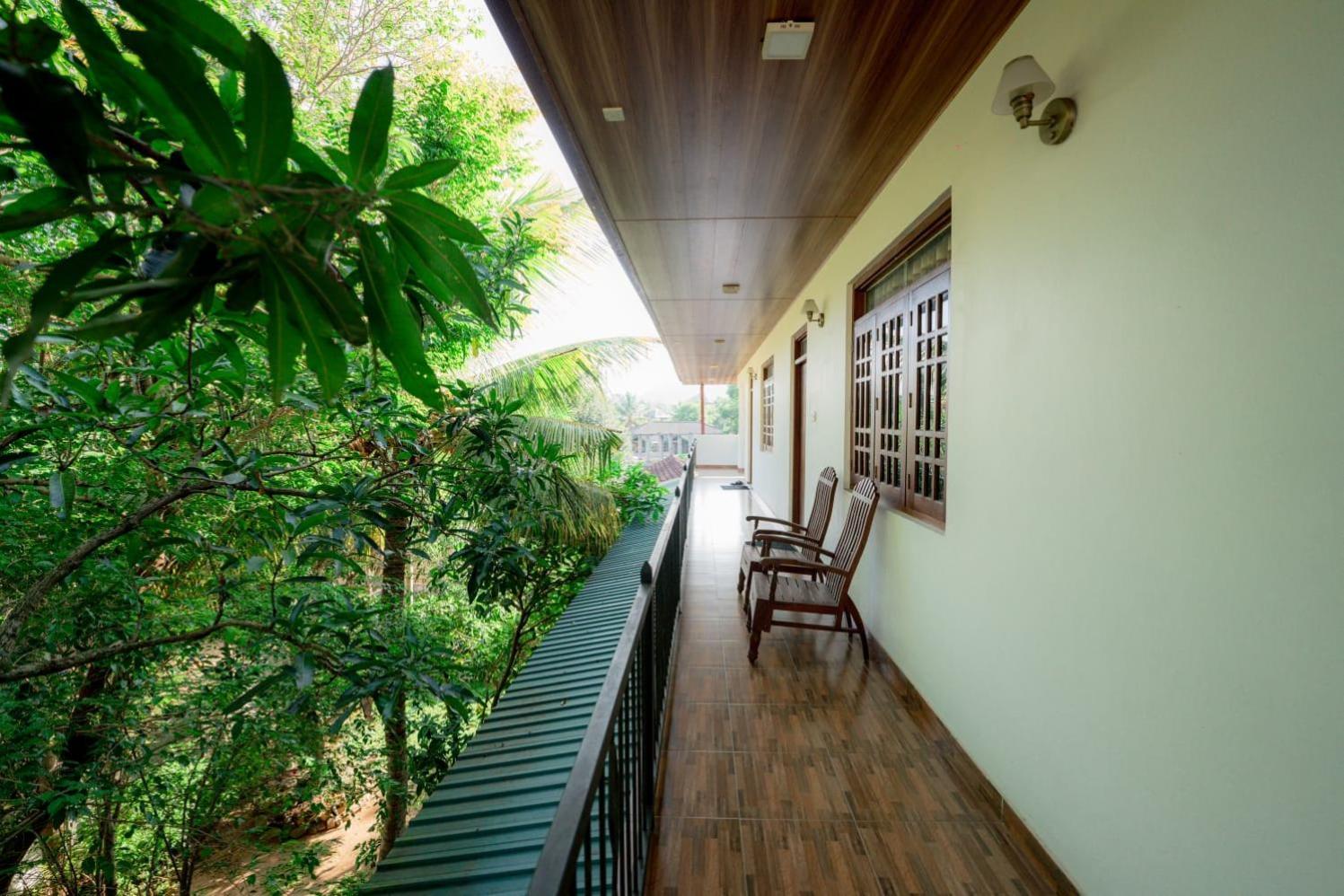 Suwani Pinnawala Homestay Ngoại thất bức ảnh