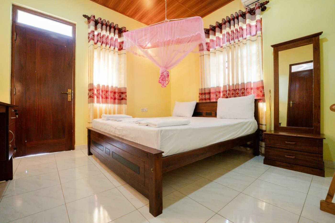 Suwani Pinnawala Homestay Ngoại thất bức ảnh