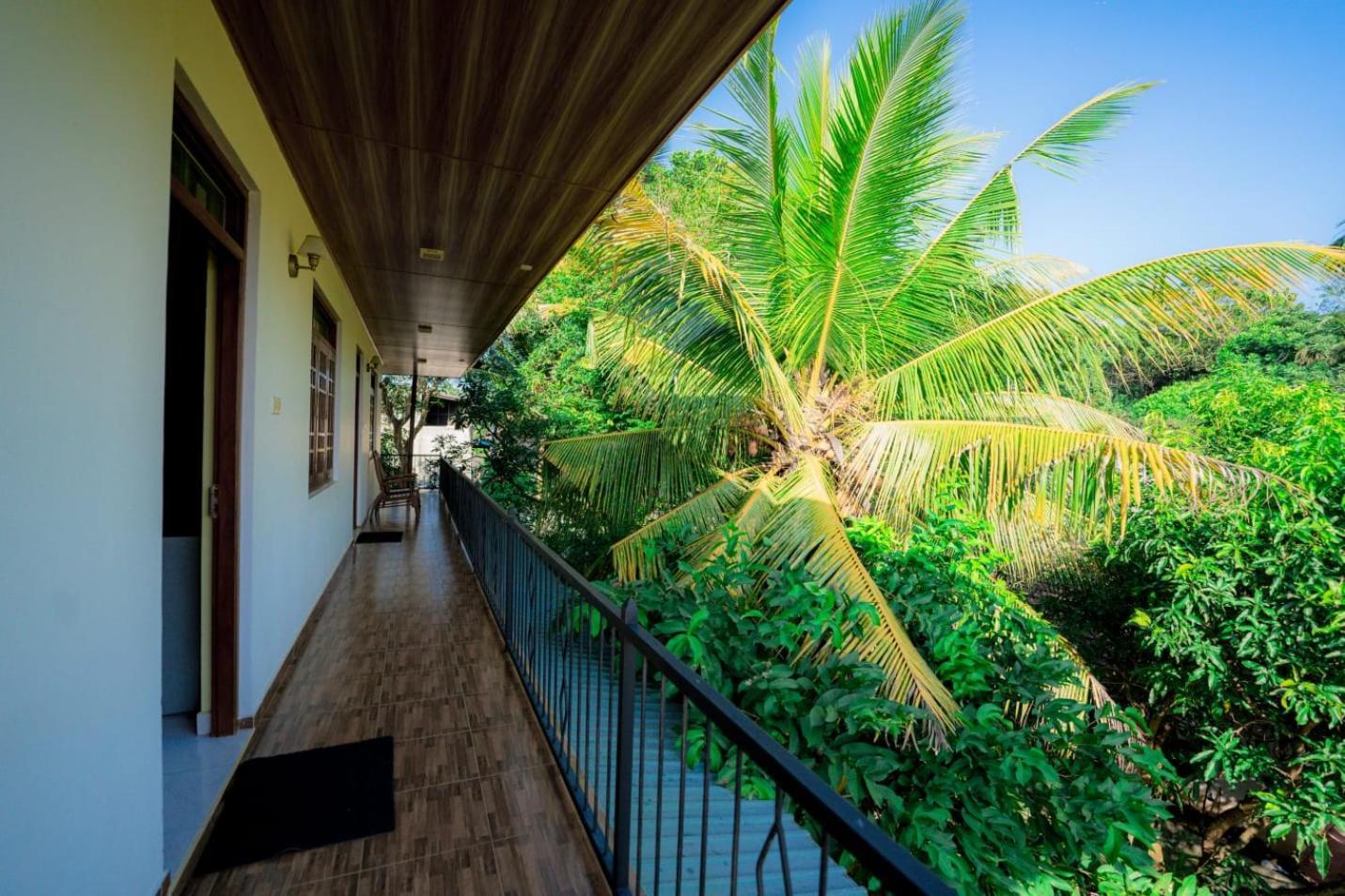 Suwani Pinnawala Homestay Ngoại thất bức ảnh