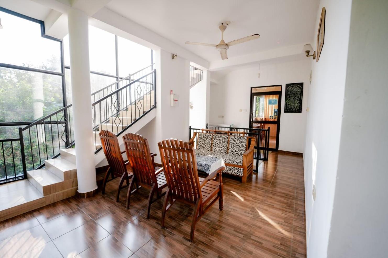 Suwani Pinnawala Homestay Ngoại thất bức ảnh