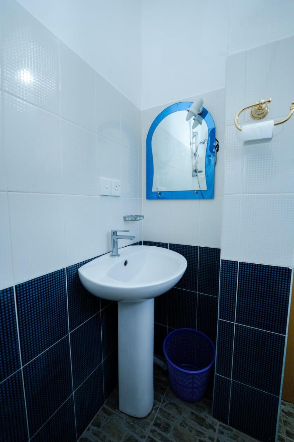 Suwani Pinnawala Homestay Ngoại thất bức ảnh