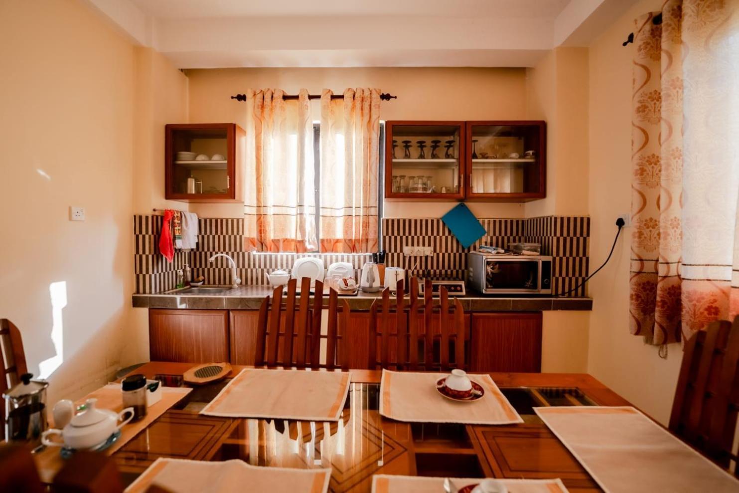Suwani Pinnawala Homestay Ngoại thất bức ảnh