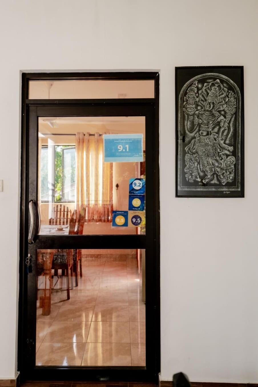 Suwani Pinnawala Homestay Ngoại thất bức ảnh