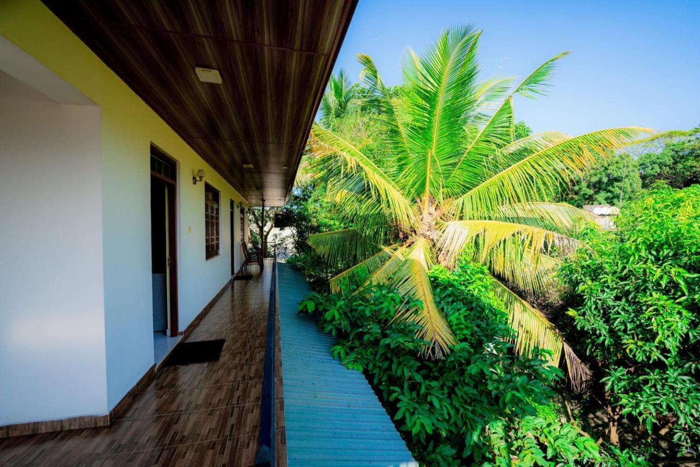 Suwani Pinnawala Homestay Ngoại thất bức ảnh