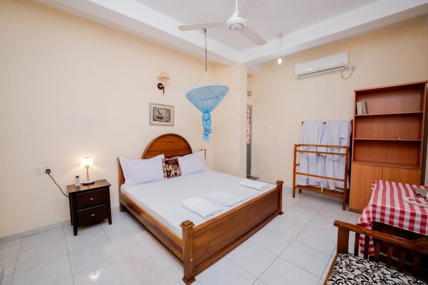 Suwani Pinnawala Homestay Ngoại thất bức ảnh