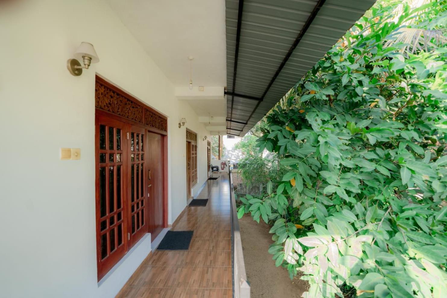 Suwani Pinnawala Homestay Ngoại thất bức ảnh