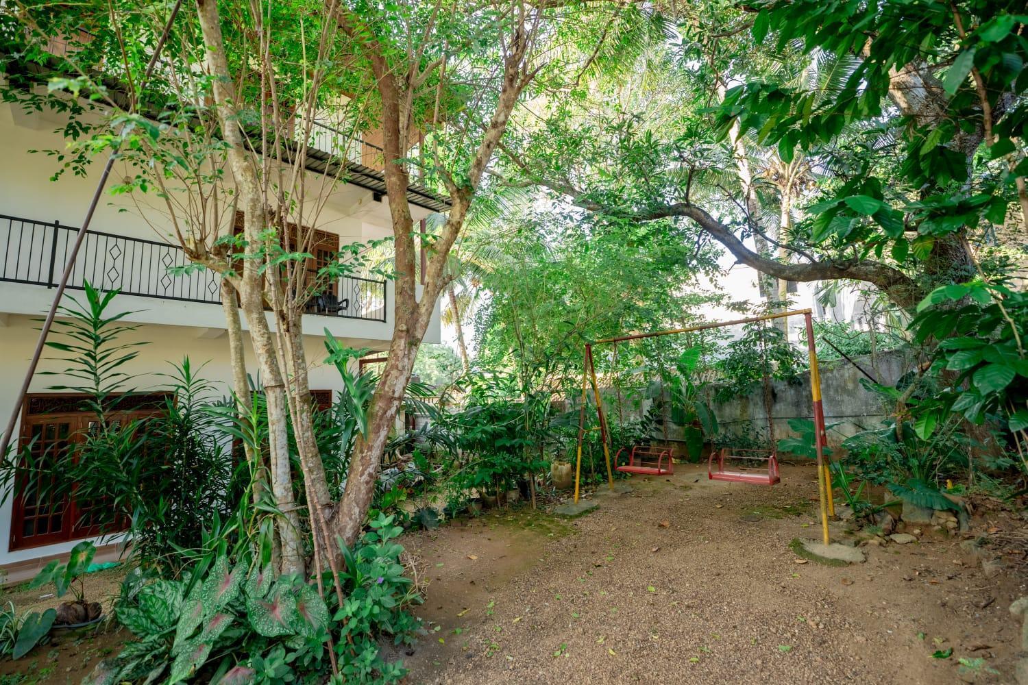 Suwani Pinnawala Homestay Ngoại thất bức ảnh