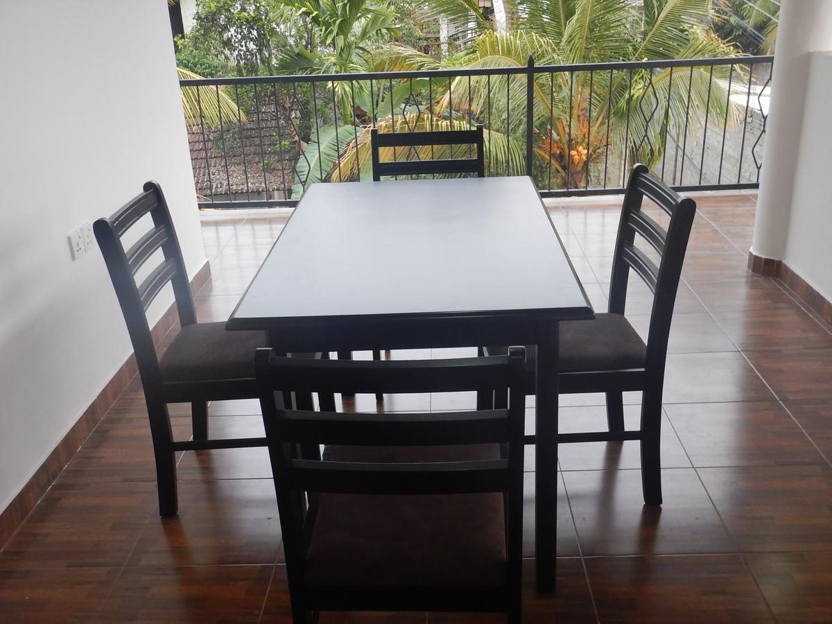 Suwani Pinnawala Homestay Ngoại thất bức ảnh